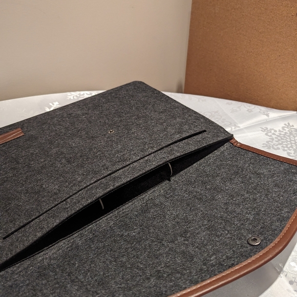 Wool Felt Laptop Sleeve Case - Picture 7 of 7